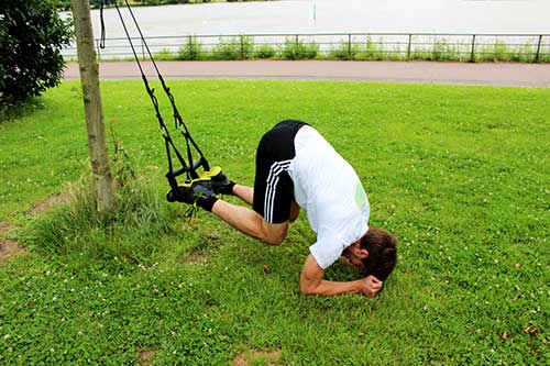 Bauchmuskeln trainieren - Sling Trainer Übungen Bauch Recrunch Unterarmstütz - Plan
