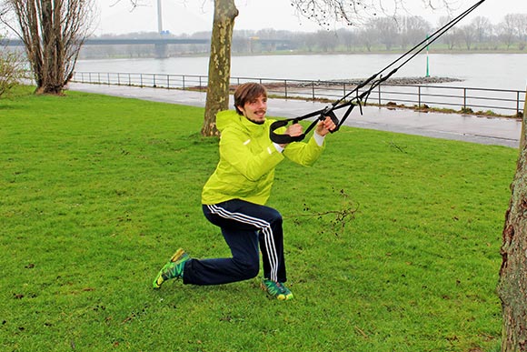 Training im Freien im Winter mit Sling Trainer